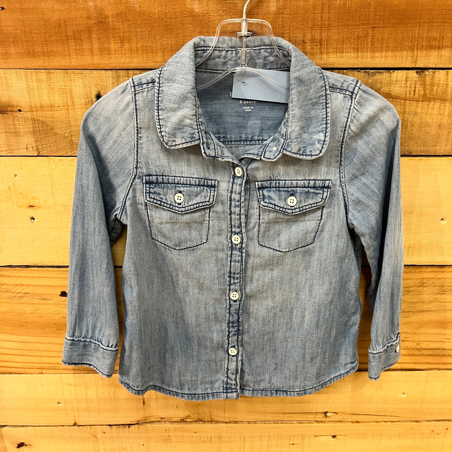 Gap child size 2T Shirt