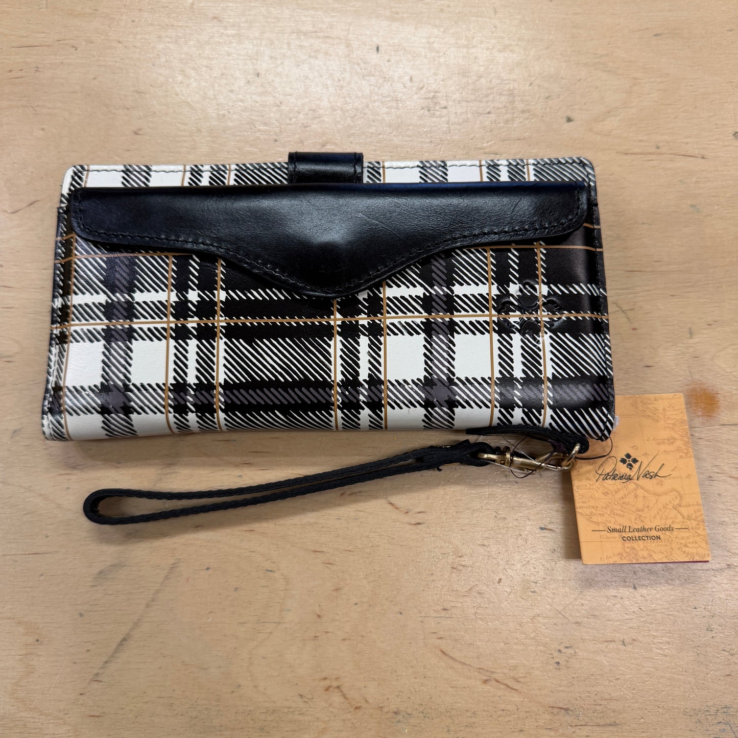 Patricia Nash size Wallet