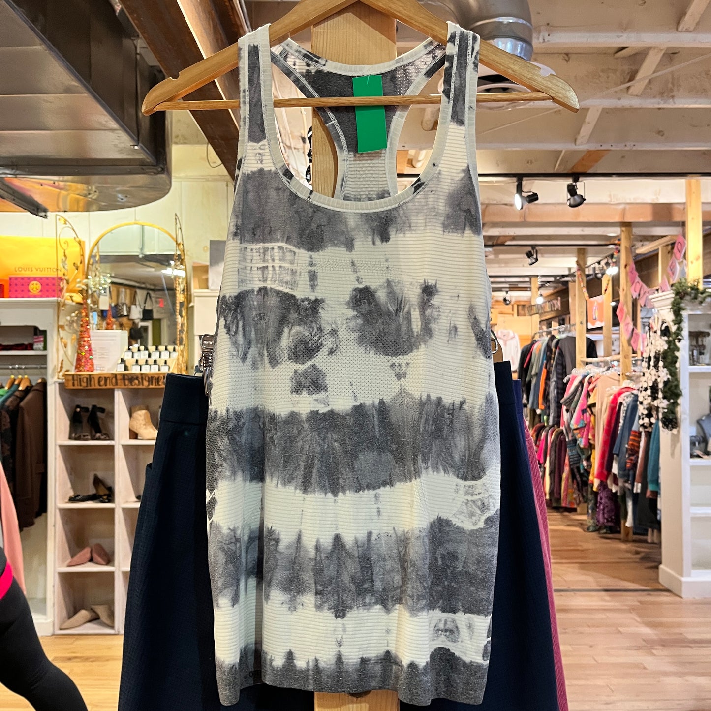 lululemon Women Size M Women's Ath Top- Wmn