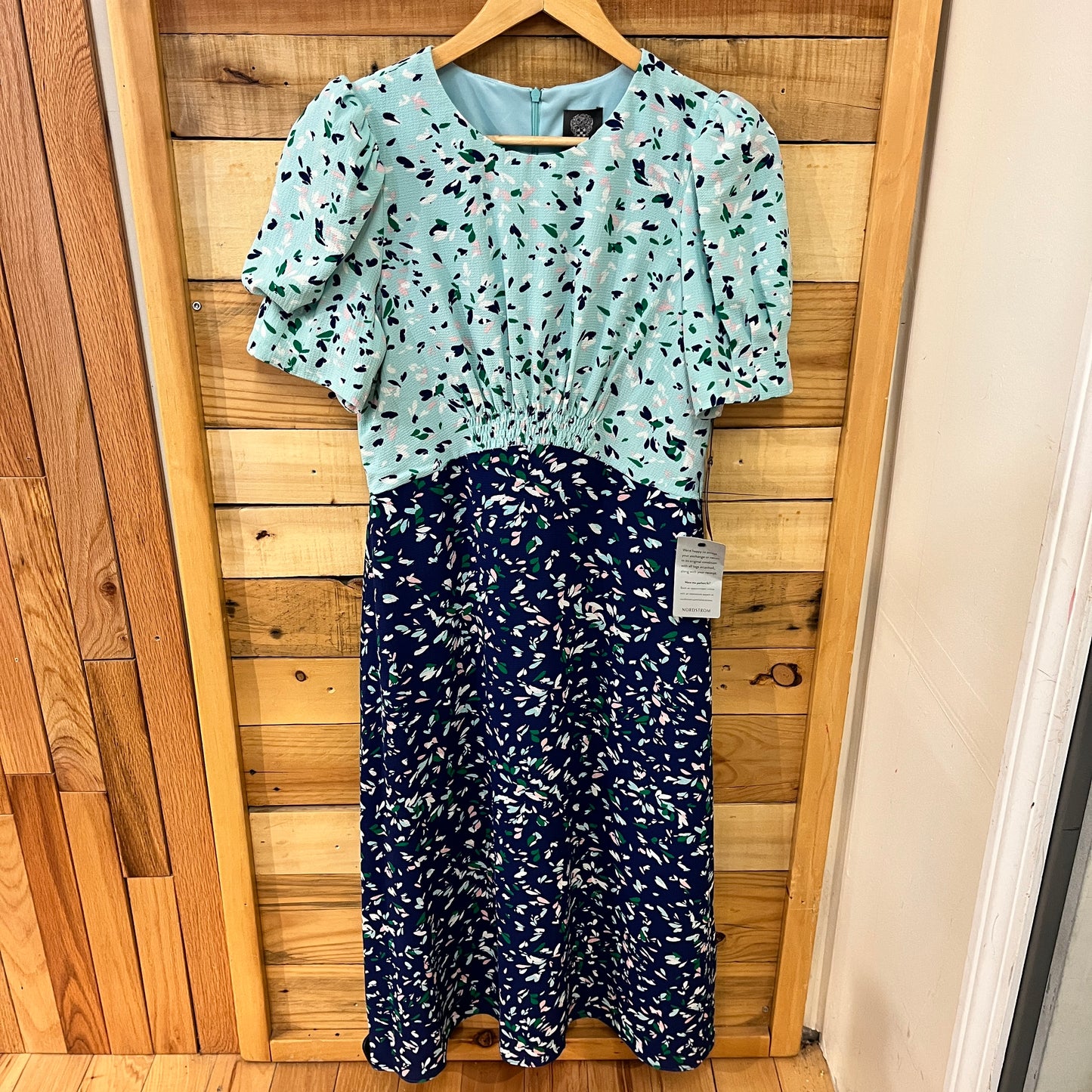 Vince Camuto size 8 Wmn M Dress