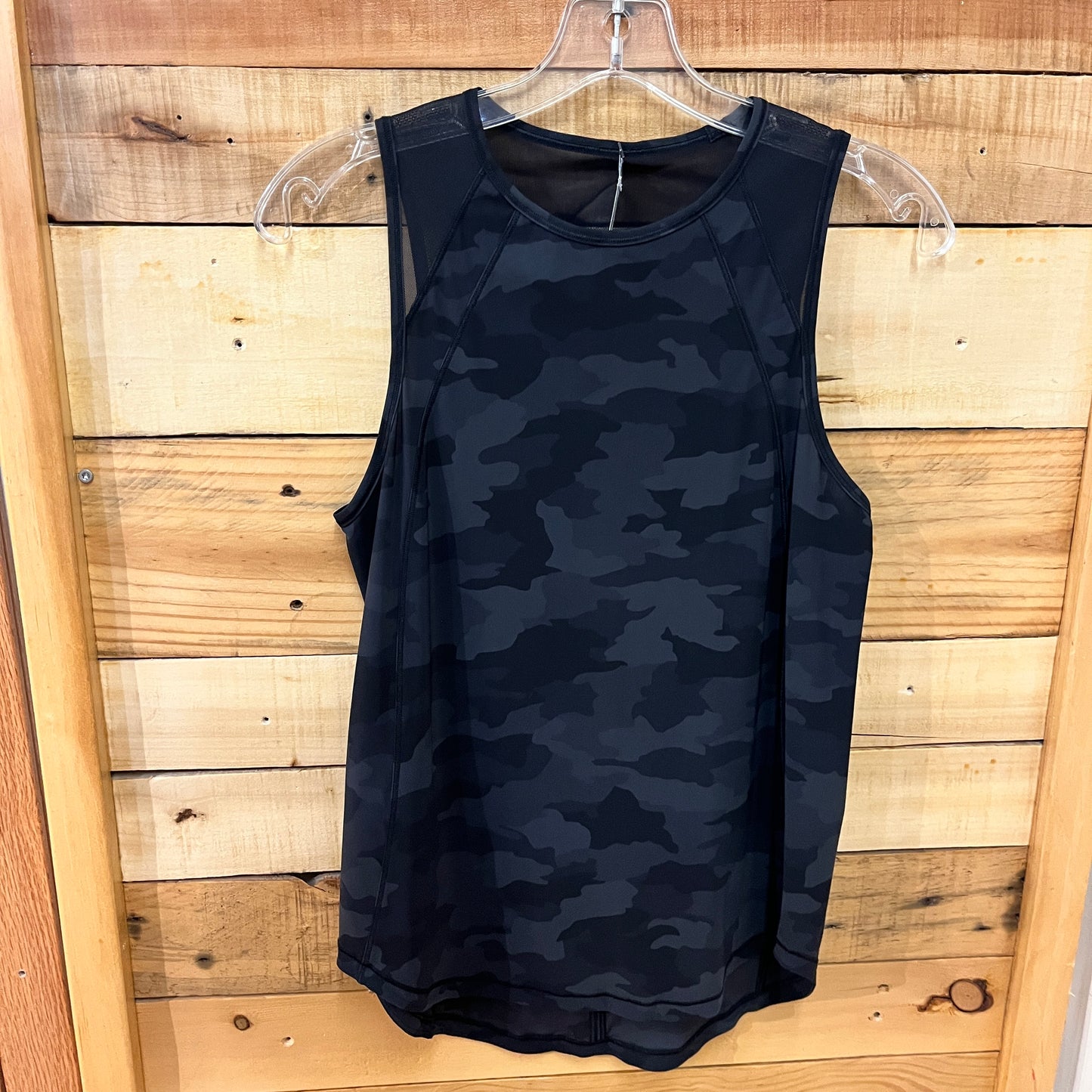 lululemon Women Size L Women's Ath Top- Wmn