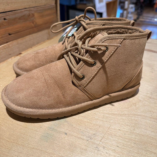 Place Size 5 Youth Boots