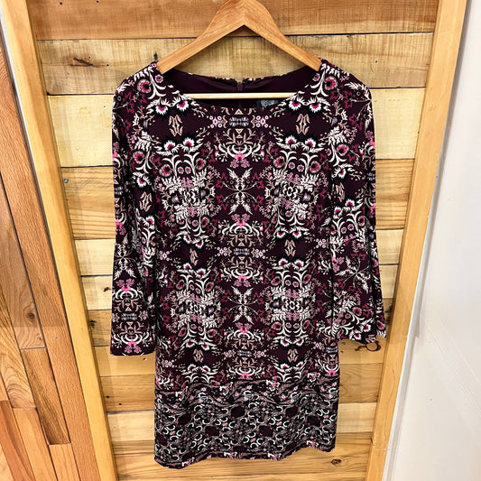 Vince Camuto size 8  Wmn M Dress