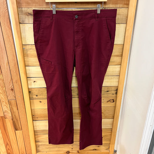 Mountain Hard Wear Mens Size 38 waist Pants