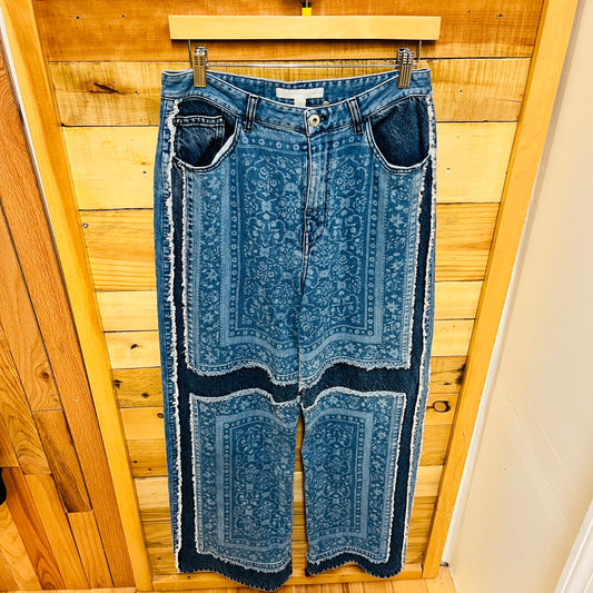 size 8  Wmn M wide leg Jeans