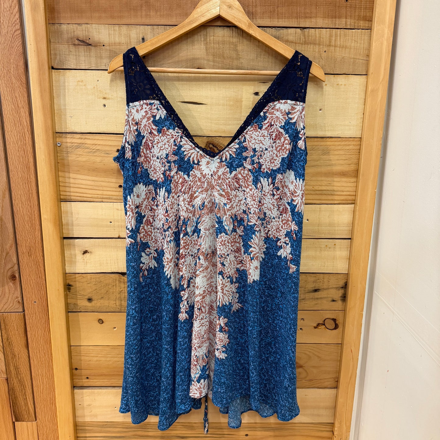 Free People size XS  Women's Shirt