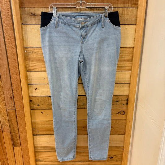 Ingrid & Isabel Maternity Size 8 maternity Jeans