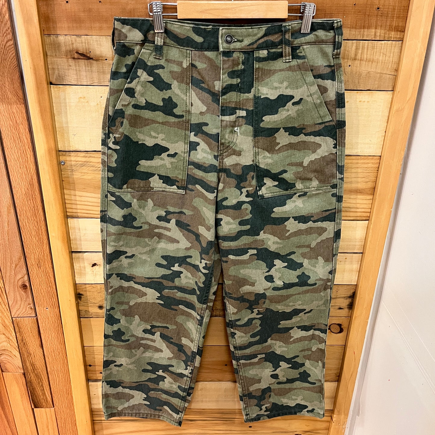 Free People size 10  Wmn  M Pants