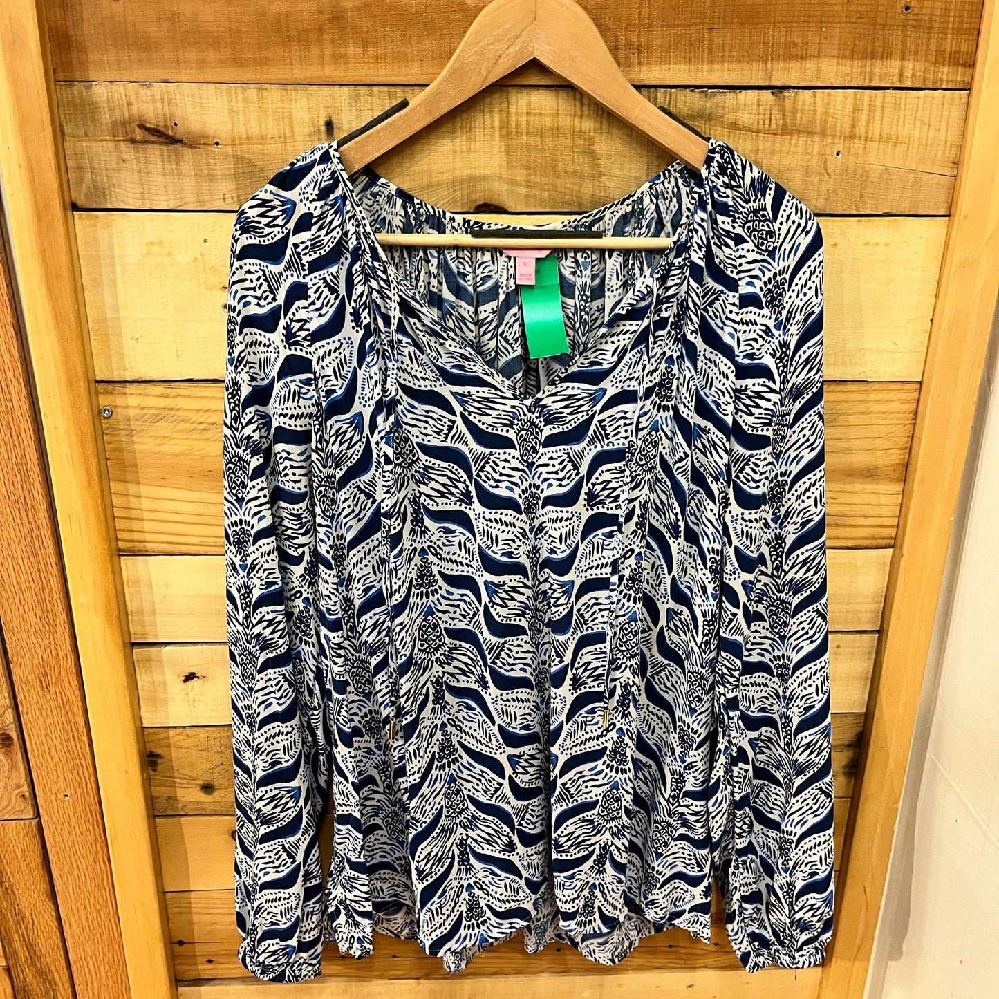 Lilly Pulitzer size XL  Women's Shirt