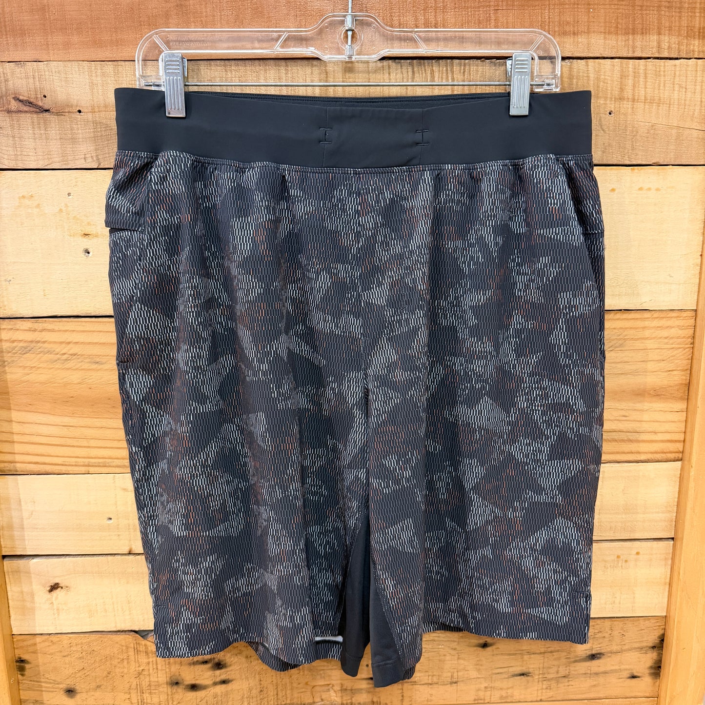 lululemon Mens Size L men Ath Shorts- Men
