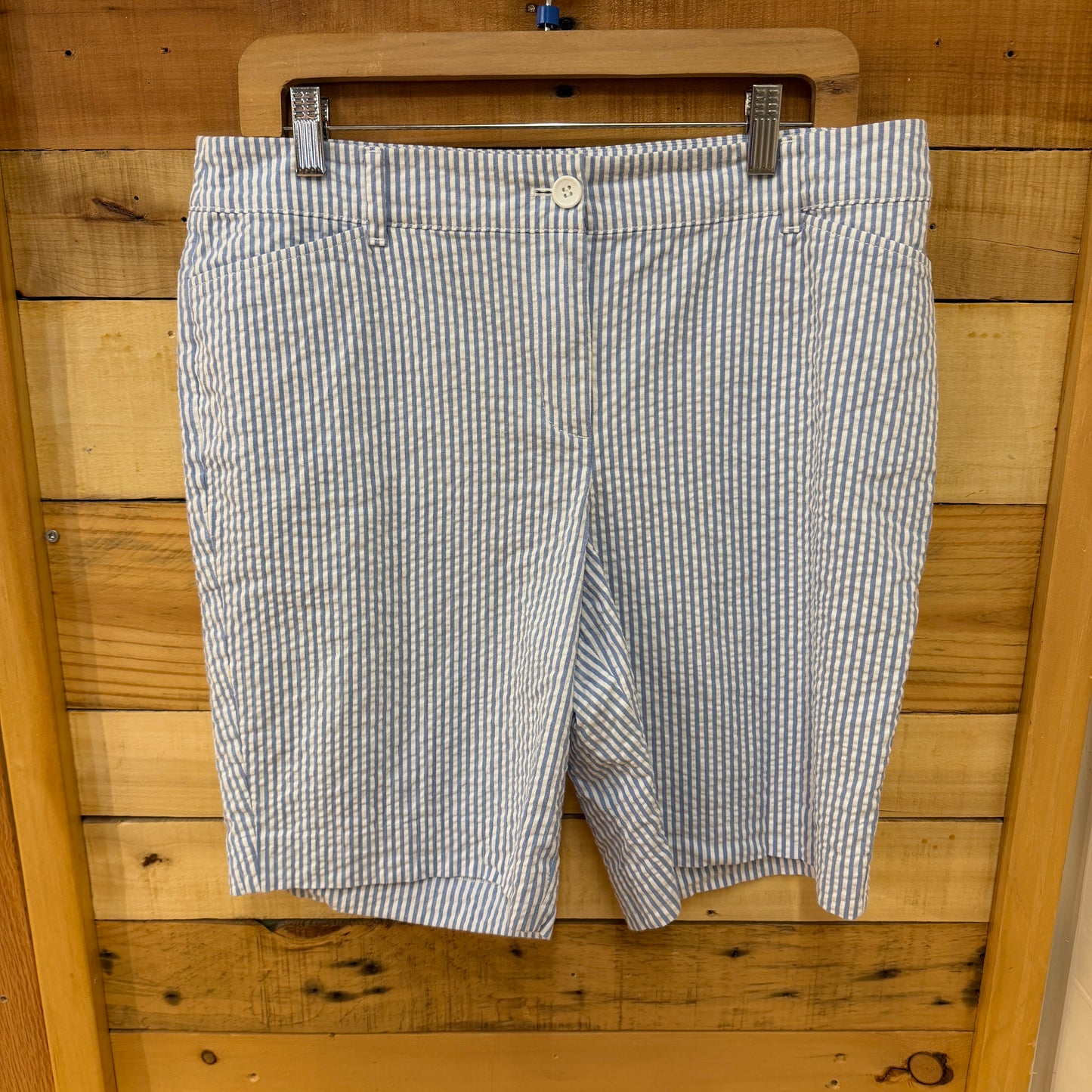 Talbots size 12  Wmn L Shorts