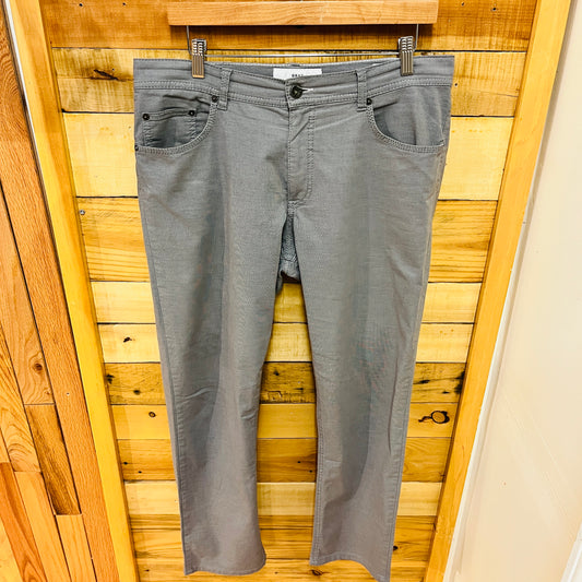 Mens Size 34 waist Pants